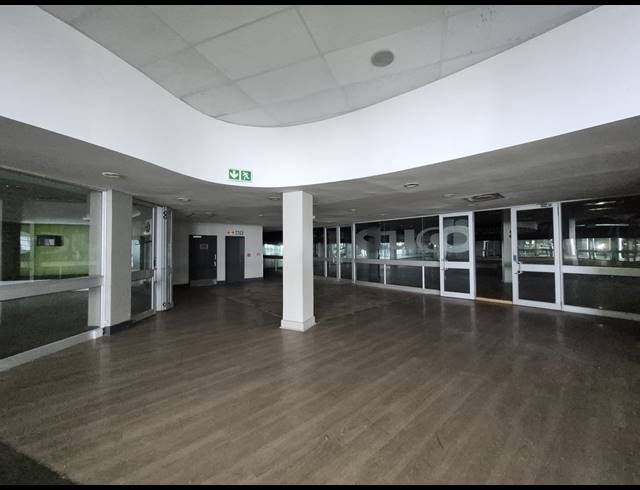 2,355M² RETAIL TO LET IN CRAIGHALL